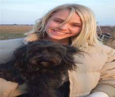 The actress is a dog lover and also owns a cross breed of a Maltese and a poodle whom she calls Bella.